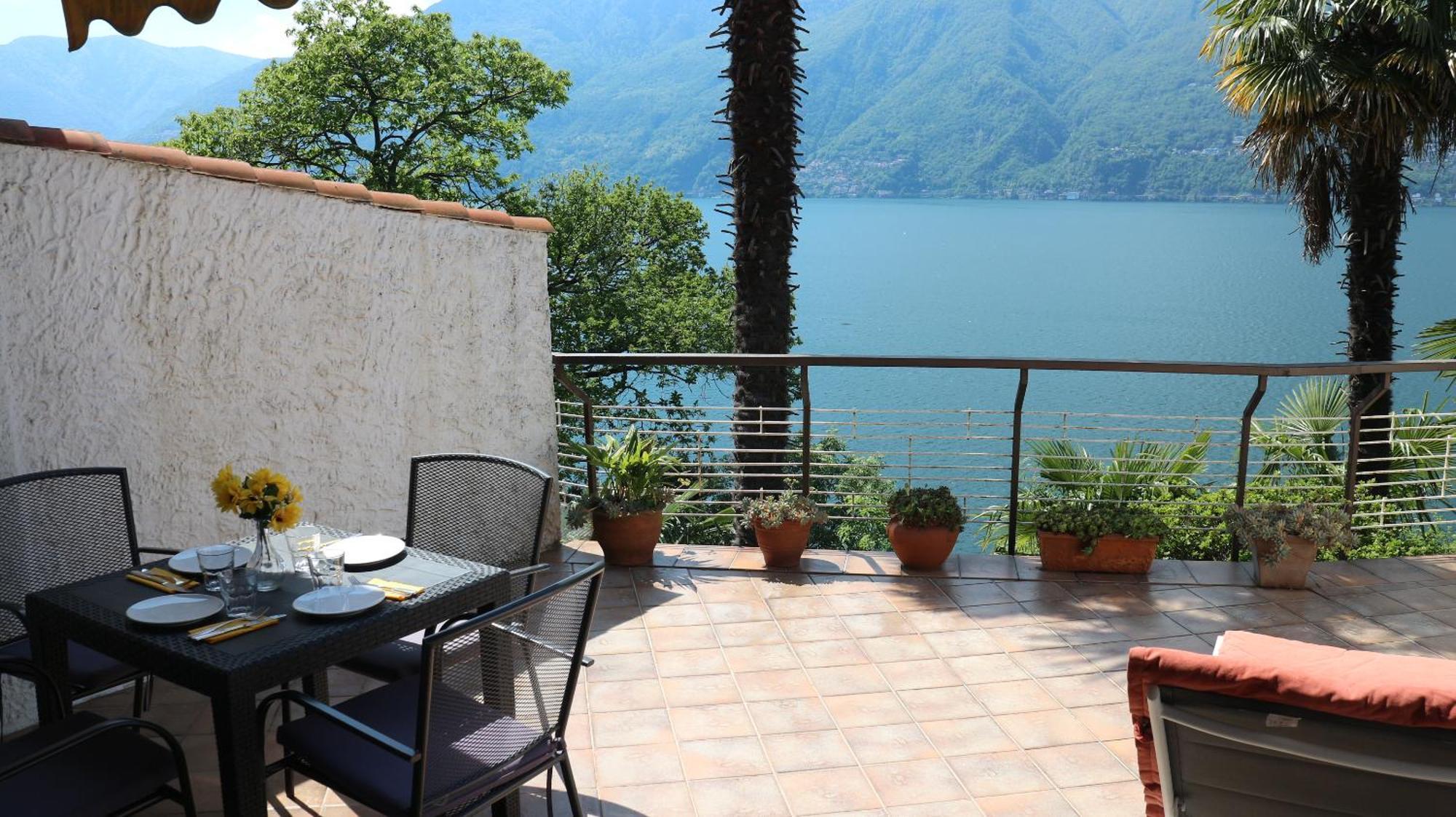 Casa Roccia Apartment Pino Lago Maggiore ภายนอก รูปภาพ
