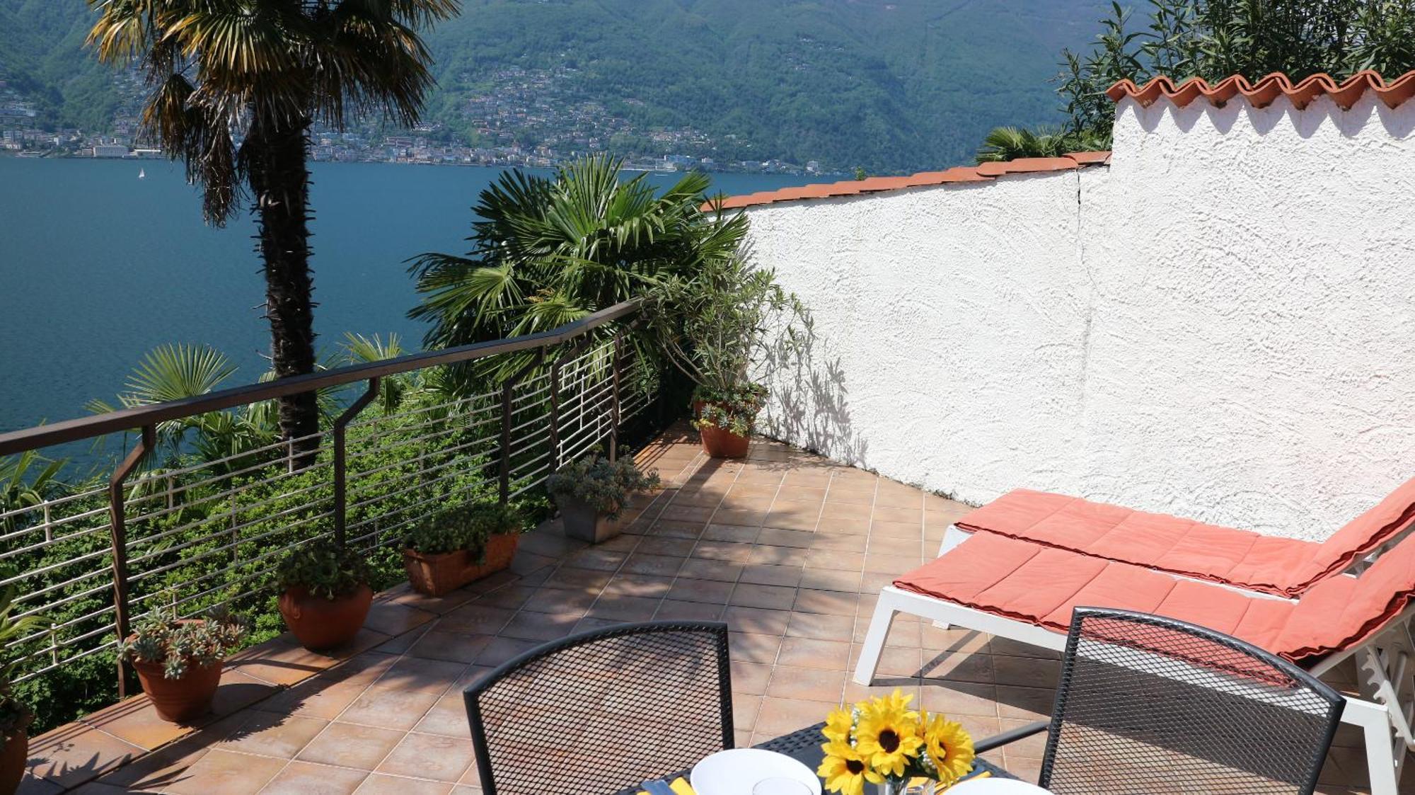 Casa Roccia Apartment Pino Lago Maggiore ภายนอก รูปภาพ