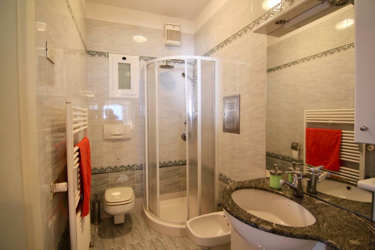 Casa Roccia Apartment Pino Lago Maggiore ภายนอก รูปภาพ